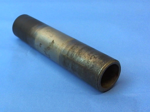 0442142-1 Cessna - TUBE-AXLE